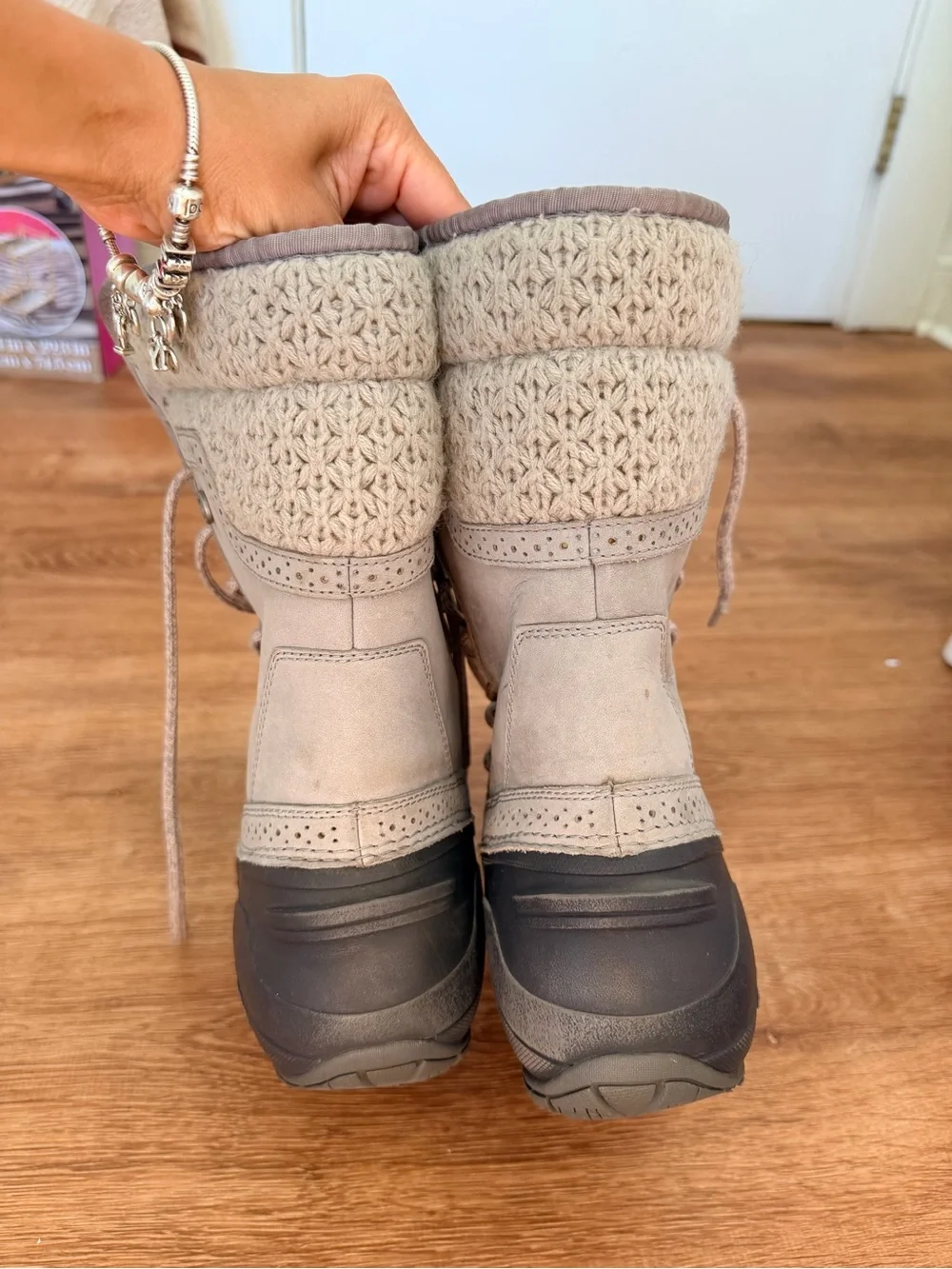 The North Face Shellista II Mid Boots Women’s Insulated Lace-Up Winter Boots